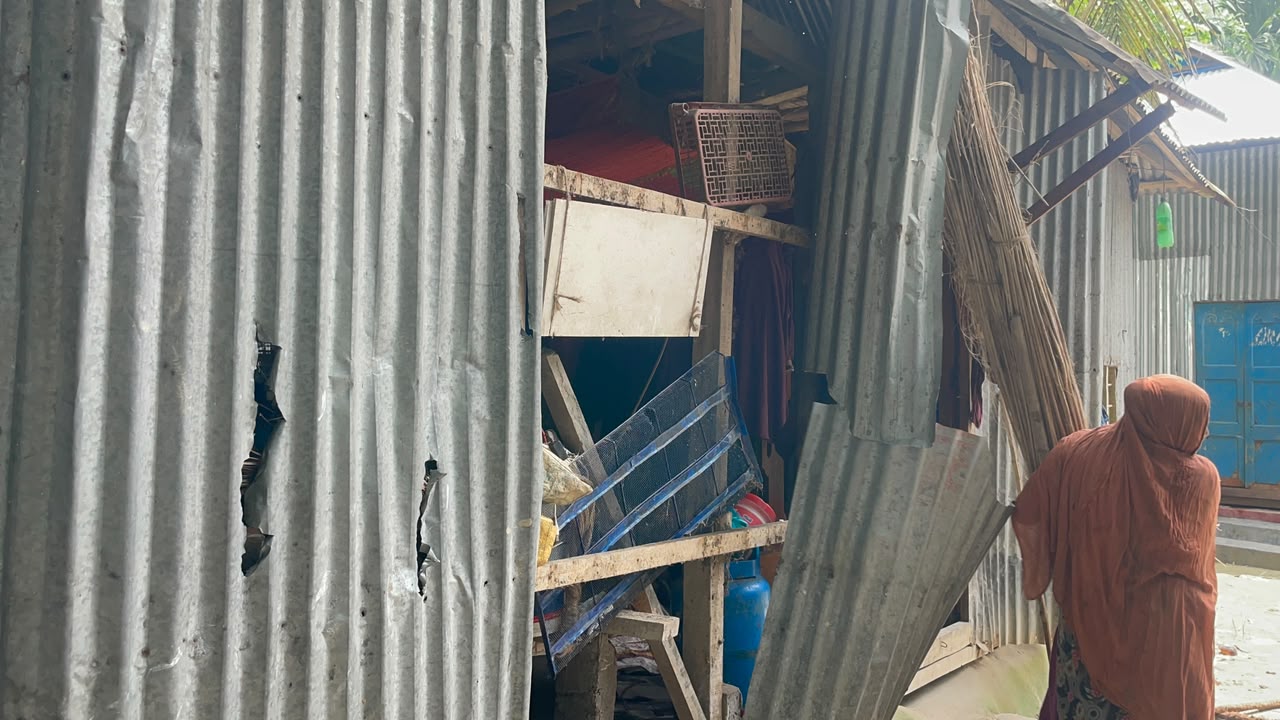 ছাত্রদল নেতার নেতৃত্বে হামলা, ১০ থেকে ১২টি বাড়িঘরে ভাঙচুরের অভিযোগ