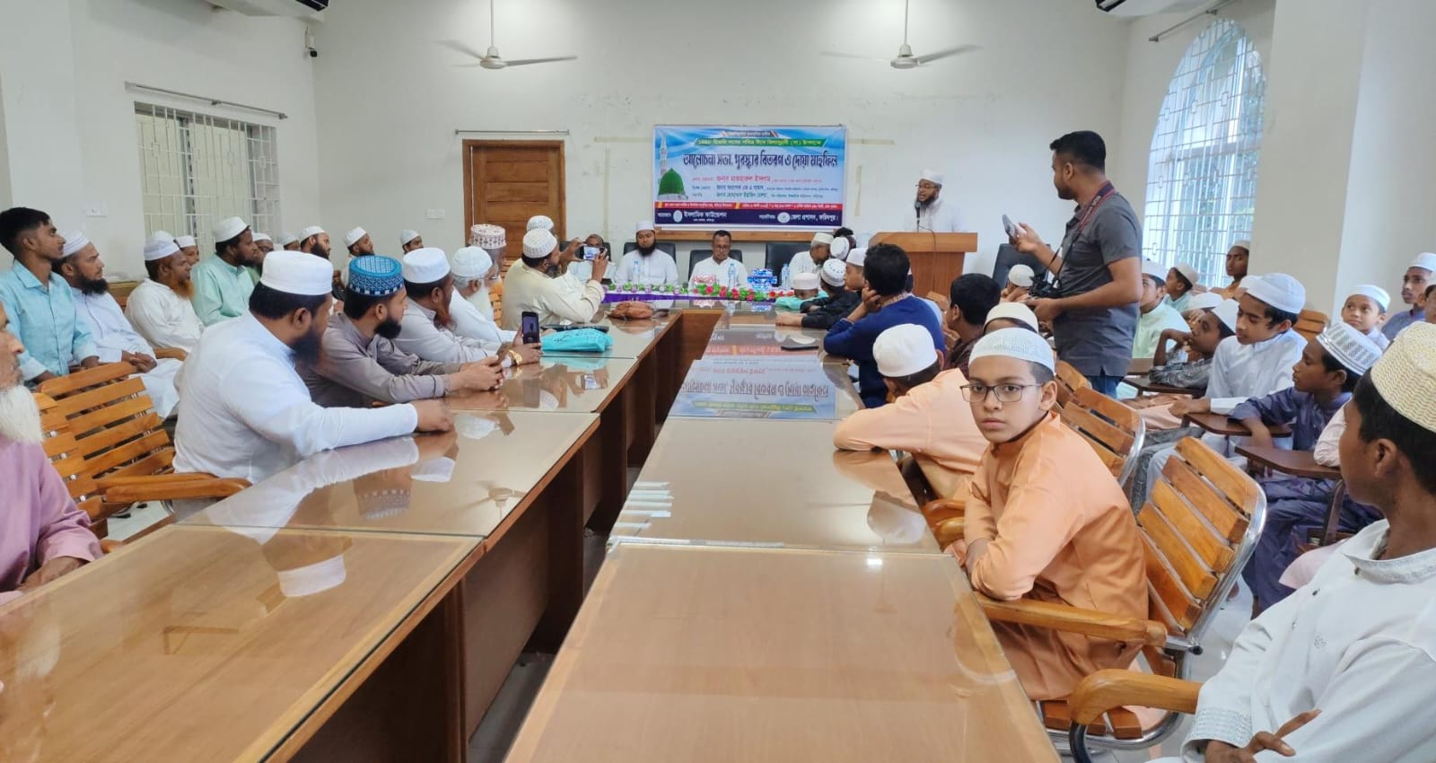 ফরিদপুরে ঈদে মিলাদুন্নবী (সা.) উপলক্ষে আলোচনা সভা, পুরস্কার বিতরণ ও দোয়া মাহফিল অনুষ্ঠিত