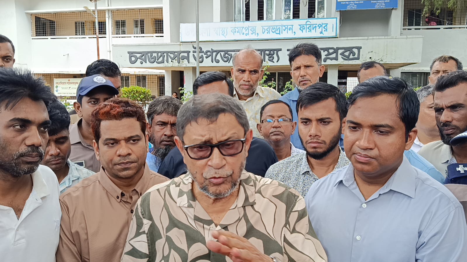 চরভদ্রাসন স্বাস্থ্য কমপ্লেক্সে হঠাৎ স্বাস্থ্যমন্ত্রী, মিলল ১৫১ শয্যার সুখবর।