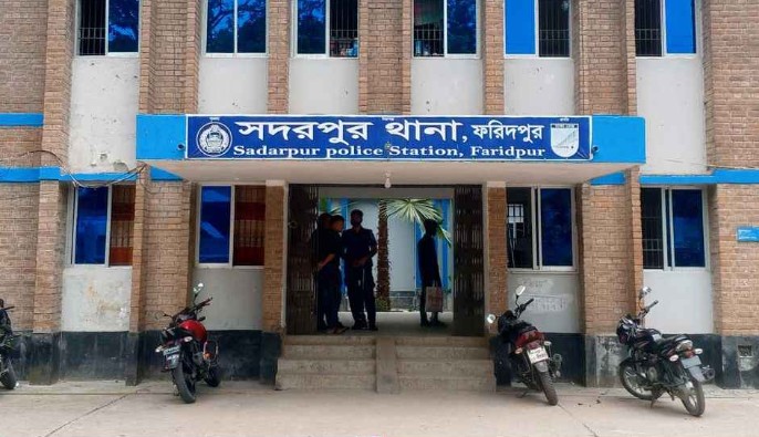 সদরপুরে ভাড়া বাসা থেকে কিশোরীর ঝুলন্ত মরদেহ উদ্ধার