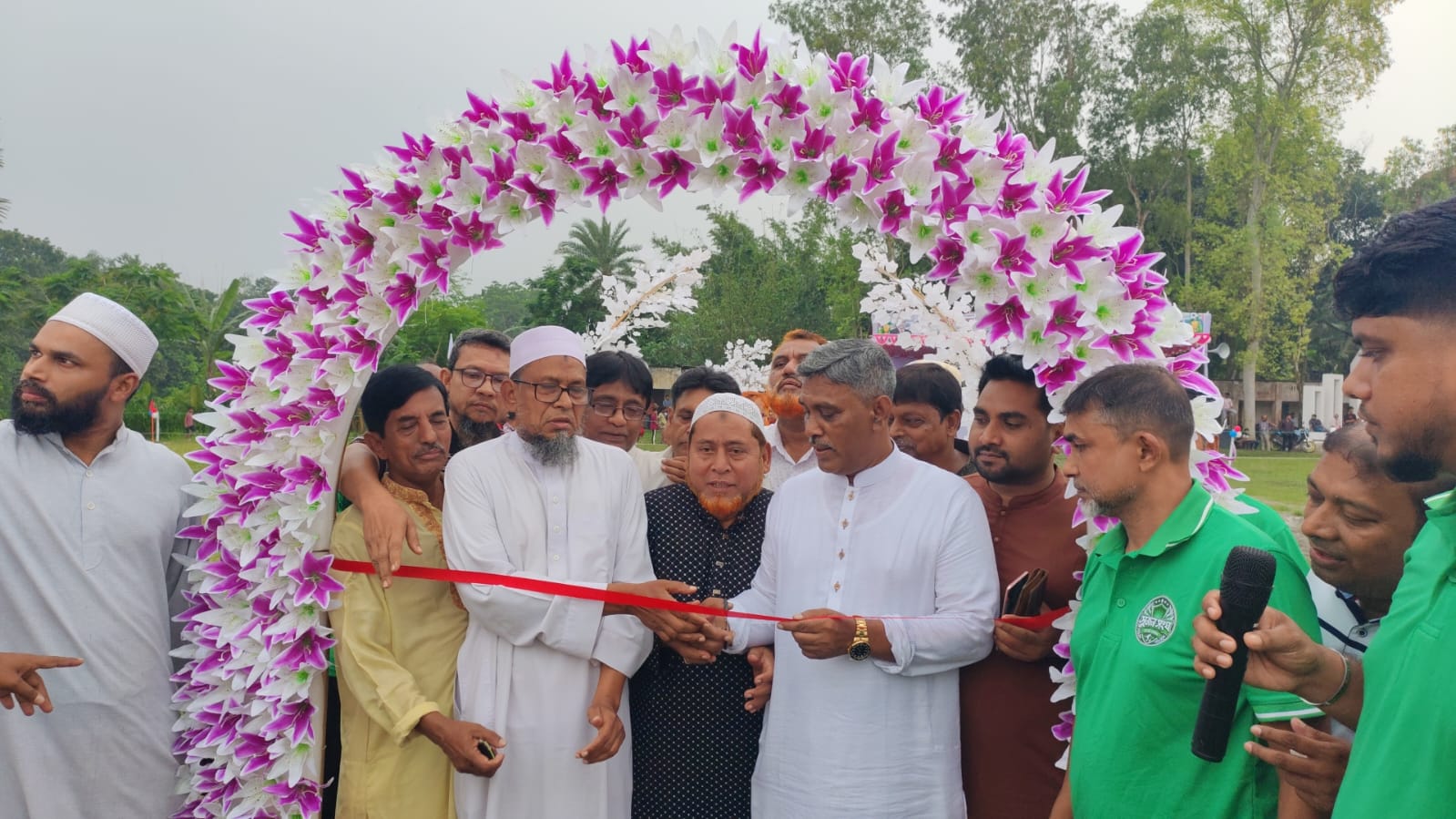 ফরিদপুরে চৌধুরী কামাল ইবনে ইউসুফ স্মৃতি গোল্ড কাপ ফুটবল টুর্নামেন্টের জমকালো উদ্বোধন