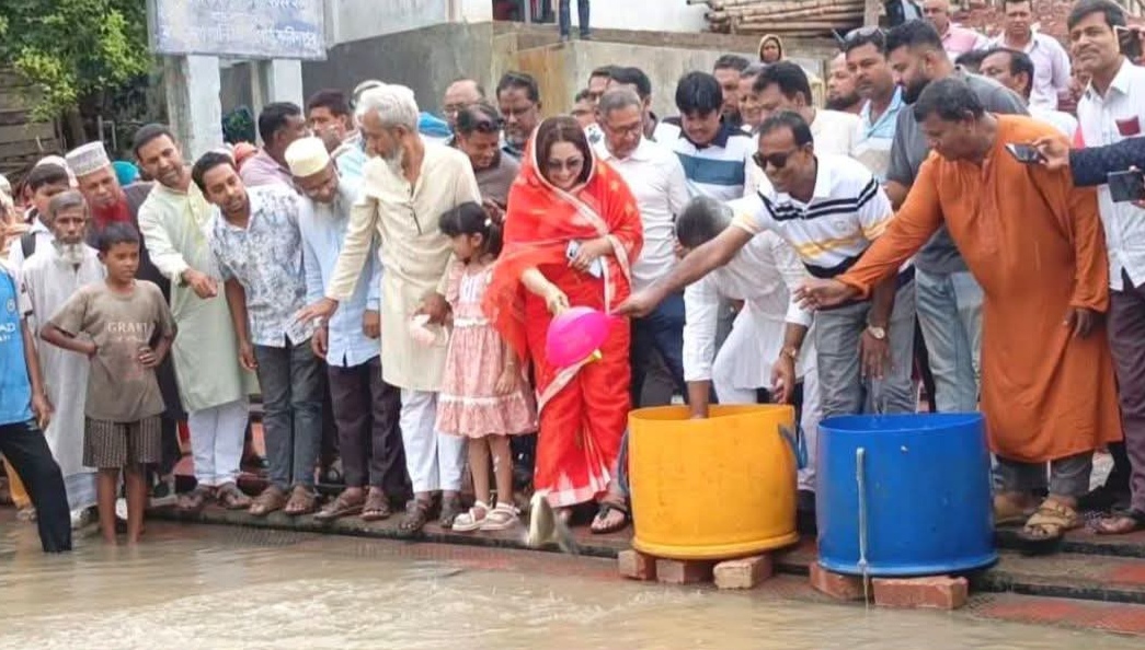 বিএনপি’র প্রতিষ্ঠাবার্ষিকী উপলক্ষে ফরিদপুরে নদীতে মাছের পোনা অবমুক্ত