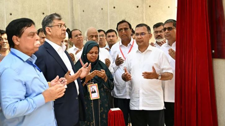‘জুলাই স্মৃতিস্তম্ভ’ ও আধুনিকায়নকৃত ওসমানী উদ্যান উদ্বোধন করলেন প্রধানমন্ত্রী